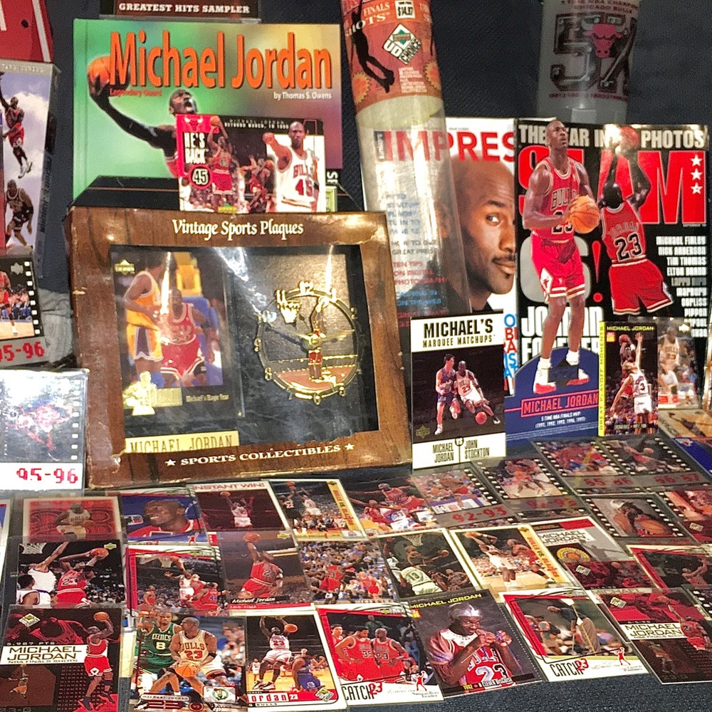 ALL JORDAN/ CHICAGO BULLS MEMORABILI
